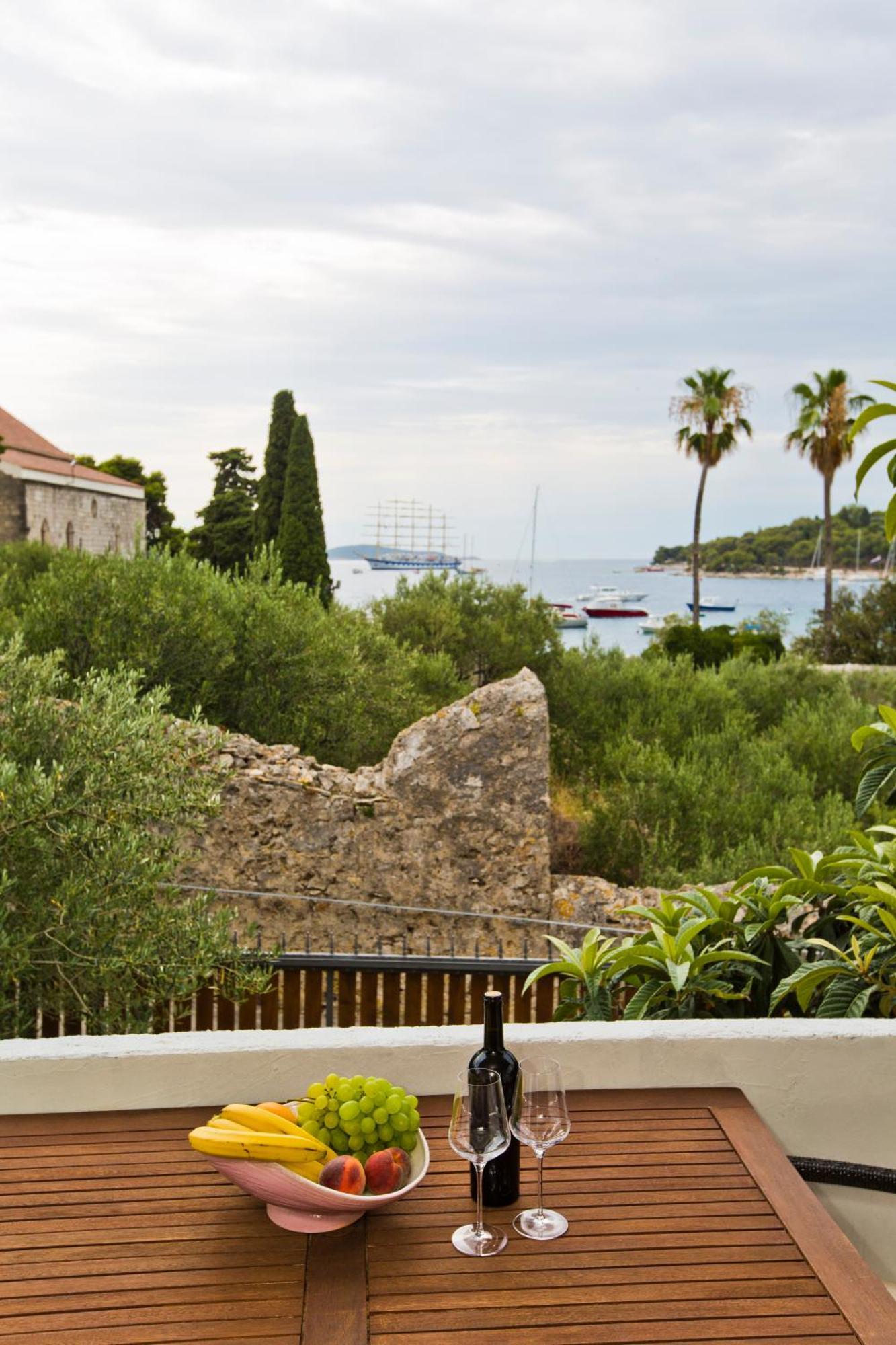 Apartments Grgo Hvar Town Extérieur photo